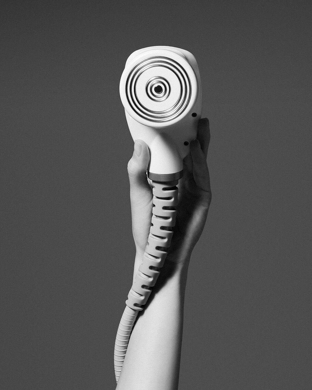 Le esperte Carita raccontano il trattamento Pro.Morphose, condividendo i benefici rigeneranti di questo protocollo esclusivo presso la Maison de Beaute du Faubourg.